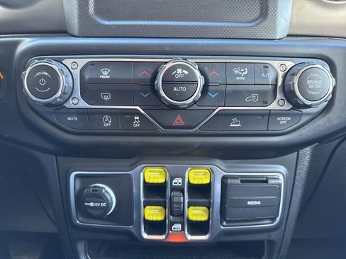 Used 2021 Jeep Wrangler Unlimited Sport image 15