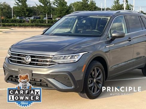 Used 2023 Volkswagen Tiguan SE FWD image 1