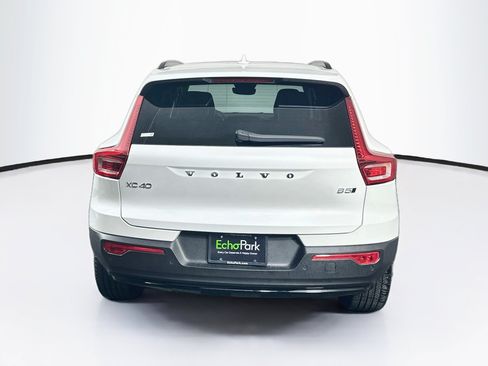 Used 2024 Volvo XC40 B5 Core w/ Protection Package AWD/4WD image 7