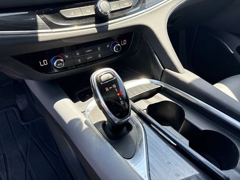 Used 2019 Buick Enclave Essence FWD image 19