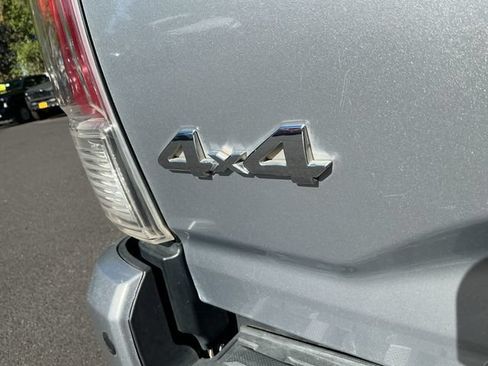 Used 2018 Toyota Tacoma Limited AWD/4WD image 34