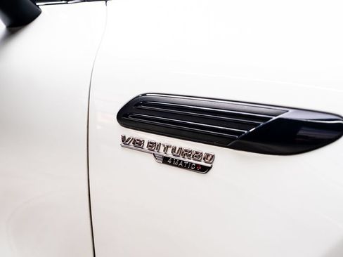 Used 2022 Mercedes-Benz SL 55 AMG 4MATIC w/ Driver Assistance Package image 17