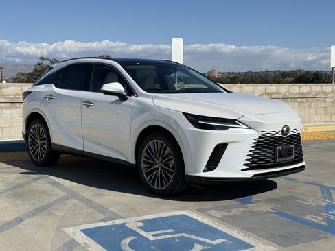 New 2026 Lexus RX 450h AWD image 2