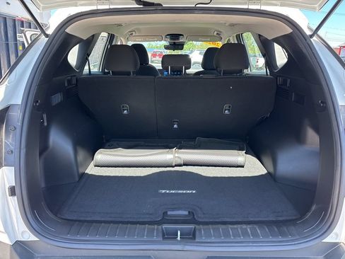 Used 2025 Hyundai Tucson SE AWD/4WD image 15