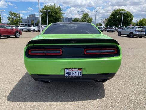 Used 2015 Dodge Challenger R/T w/ Quick Order Package 22B R/T RWD image 5
