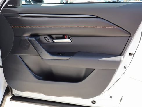 Used 2025 MAZDA CX-50 AWD 2.5 Hybrid w/ Premium Pkg image 29