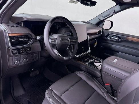 New 2026 GMC Yukon XL Denali w/ Denali Reserve Package image 4