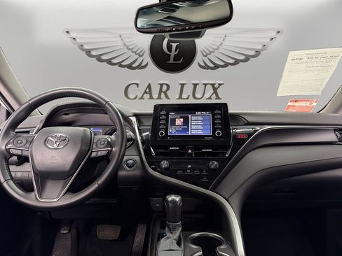 Used 2021 Toyota Camry SE w/ Convenience Package FWD image 11