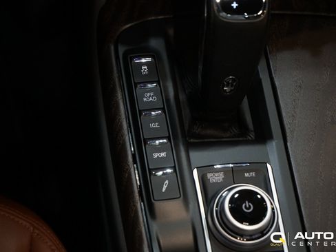 Used 2021 Maserati Levante GranLusso AWD/4WD image 22