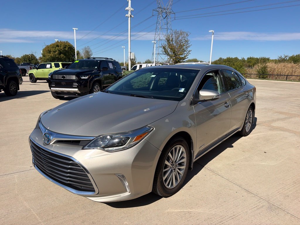 Certified 2017 Toyota Avalon Limited FWD image 3