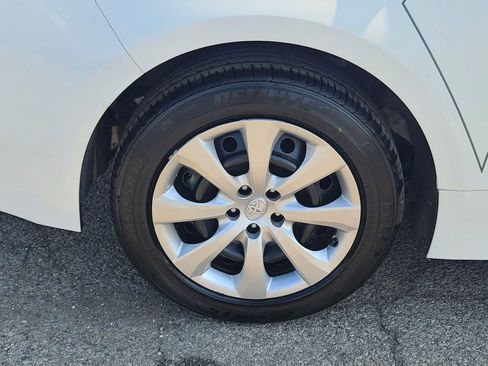 Used 2023 Toyota Corolla LE image 29