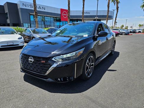 Used 2025 Nissan Sentra SR w/ SR Premium Package FWD image 1