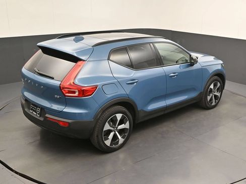 Certified 2023 Volvo XC40 B5 Plus w/ Climate Package AWD/4WD image 28