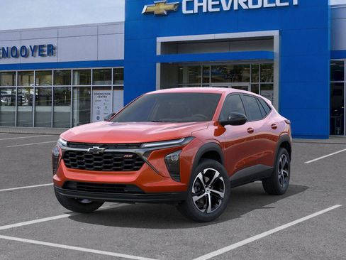 Used 2024 Chevrolet Trax RS w/ Driver Confidence Package image 6