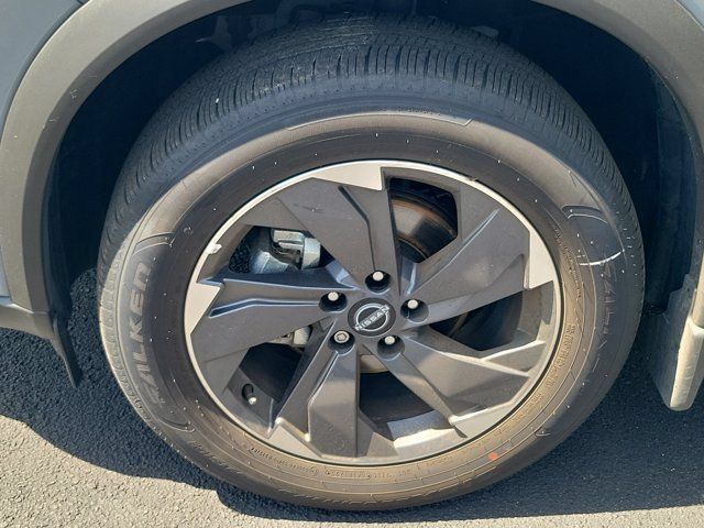 Certified 2026 Nissan Rogue SV FWD image 8