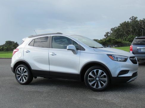 Used 2022 Buick Encore Preferred image 2
