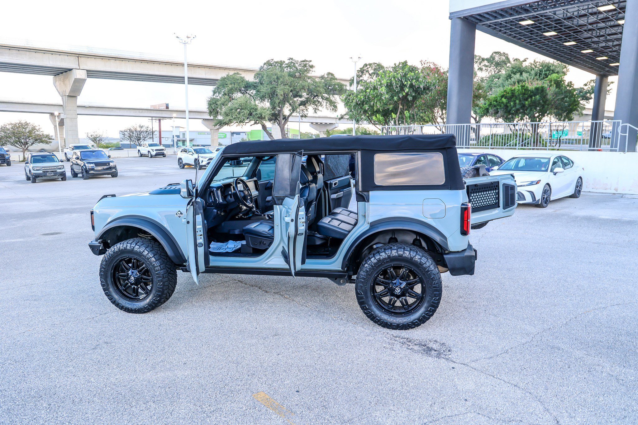 Used 2022 Ford Bronco Outer Banks AWD/4WD image 7