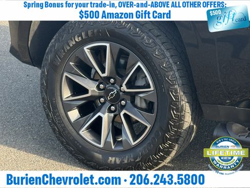 Used 2023 Chevrolet Suburban Z71 image 31