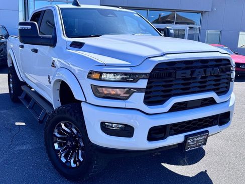 Used 2025 RAM 2500 Big Horn AWD/4WD image 1