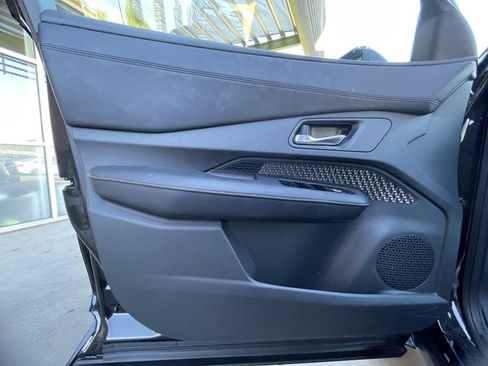 Used 2024 Nissan Ariya FWD image 27