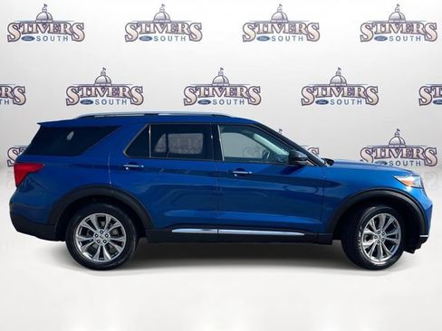 Certified 2022 Ford Explorer Limited RWD image 2