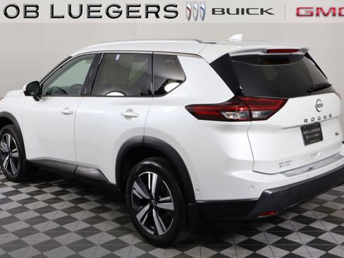 Used 2024 Nissan Rogue SL image 5