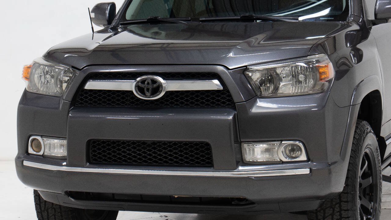 Used 2011 Toyota 4Runner Limited AWD/4WD image 10