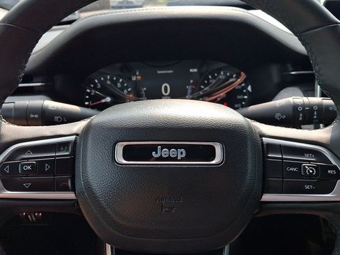 Used 2024 Jeep Compass Latitude AWD/4WD image 19