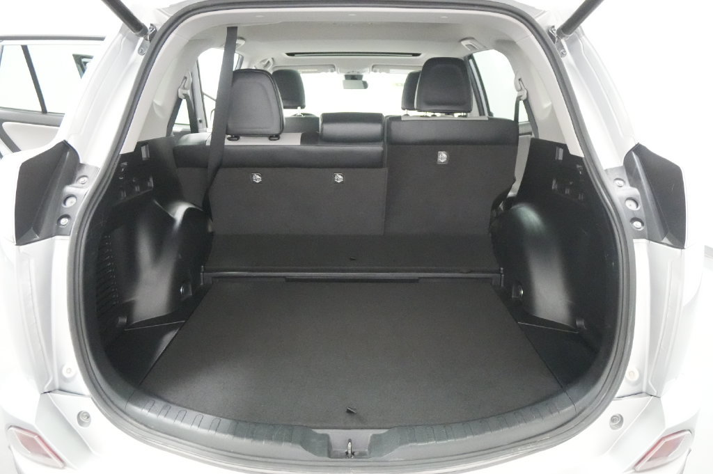 Used 2018 Toyota RAV4 Limited AWD/4WD image 24