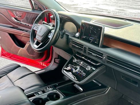 Used 2022 Lincoln Corsair Reserve w/ Equipment Group 201A image 5