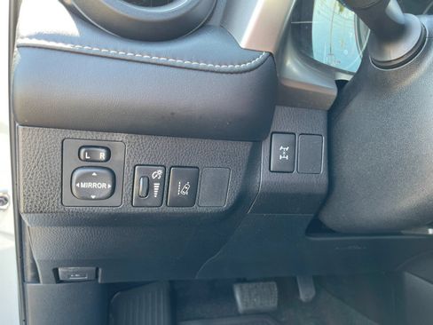 Used 2018 Toyota RAV4 XLE w/ Plus Extra Value Package AWD/4WD image 29
