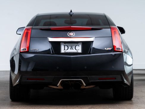 Used 2011 Cadillac CTS V RWD image 6