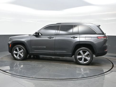 Used 2022 Jeep Grand Cherokee Limited image 3