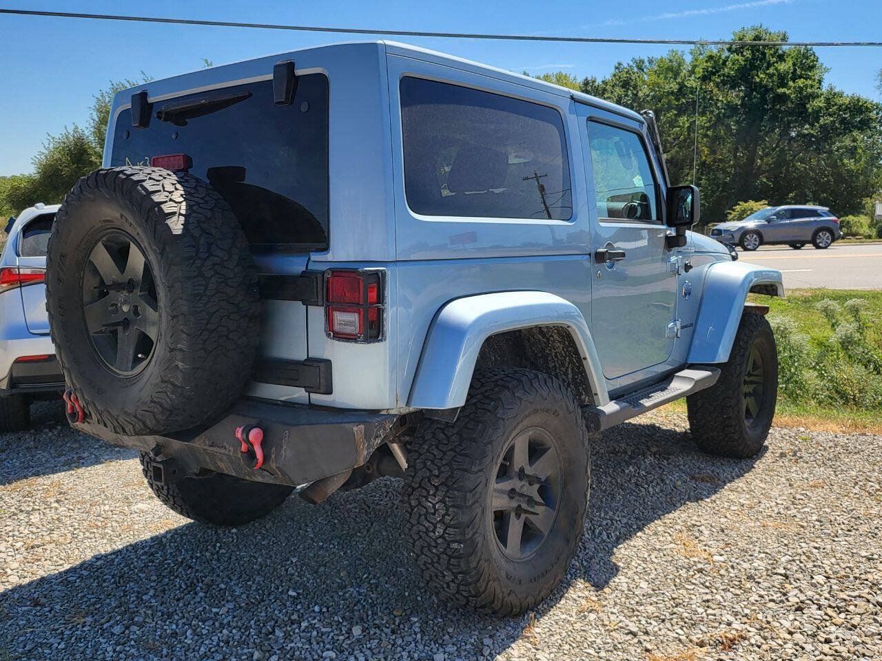Used 2012 Jeep Wrangler Sahara AWD/4WD image 2