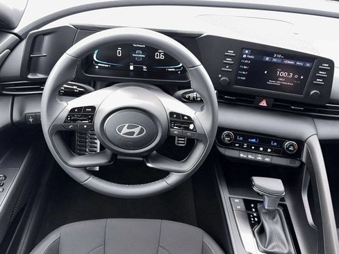Certified 2026 Hyundai Elantra Sport FWD image 19
