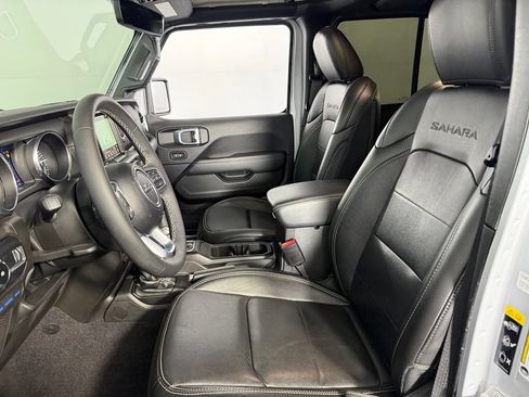 Used 2023 Jeep Wrangler Unlimited Sahara AWD/4WD image 21