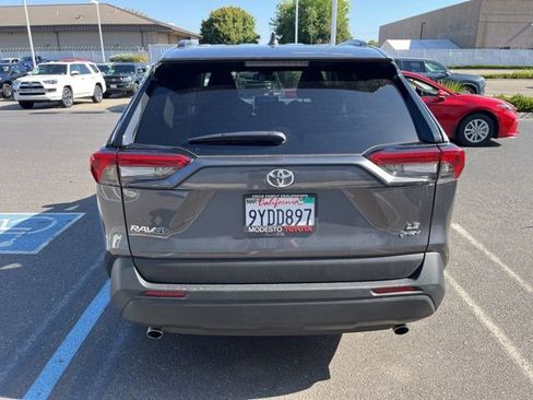 Used 2025 Toyota RAV4 LE AWD/4WD image 6