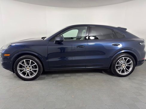 Certified 2025 Porsche Cayenne Coupe AWD/4WD image 2