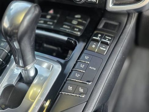 Used 2016 Porsche Cayenne AWD/4WD image 29