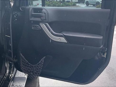 Used 2015 Jeep Wrangler Unlimited Sahara w/ Connectivity Group AWD/4WD image 24