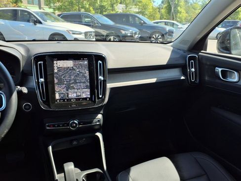 New 2025 Volvo XC40 B5 Core w/ Climate Package image 14