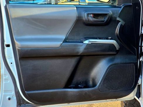 Used 2016 Toyota Tacoma SR5 image 25