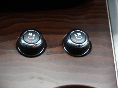 Used 2017 Nissan Pathfinder Platinum image 24