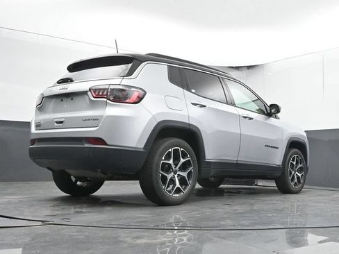 Used 2025 Jeep Compass Limited AWD/4WD image 45
