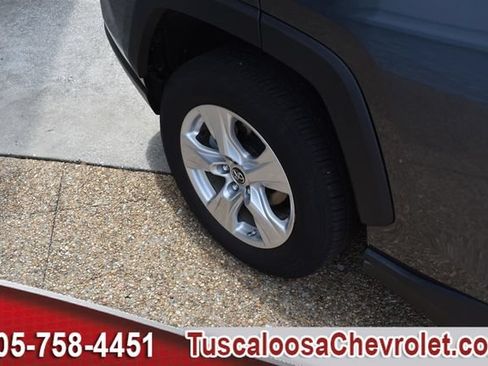 Used 2019 Toyota RAV4 XLE w/ Convenience Package FWD image 14