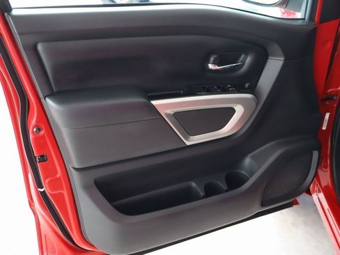 Used 2023 Nissan Titan SV image 16