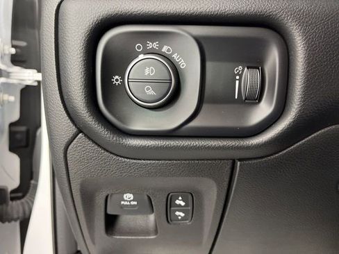 Used 2021 RAM 1500 Big Horn image 34