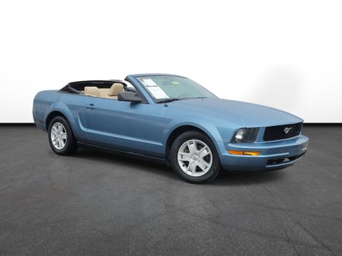 Used 2006 Ford Mustang Premium image 1