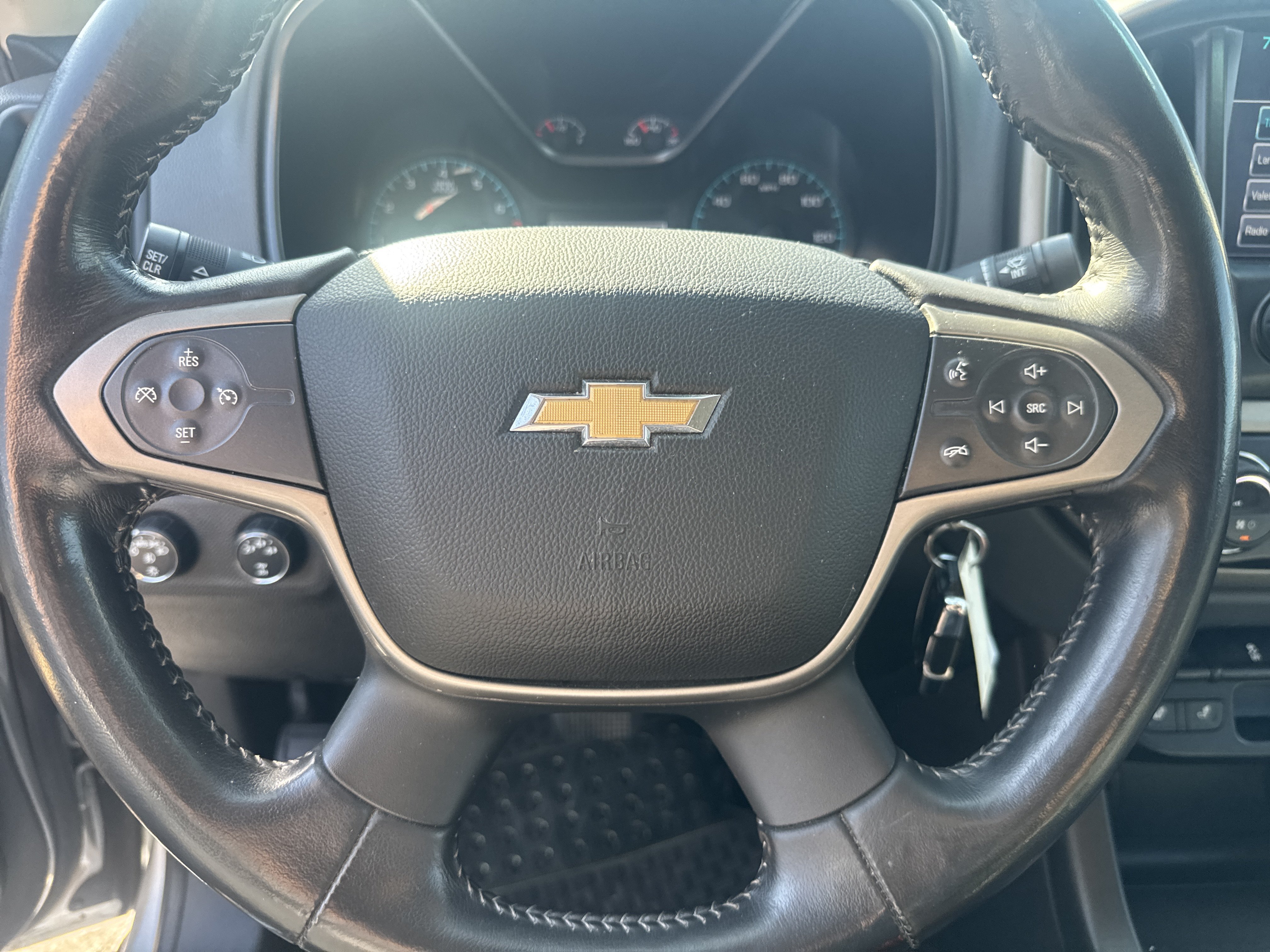 Used 2015 Chevrolet Colorado Z71 AWD/4WD image 17