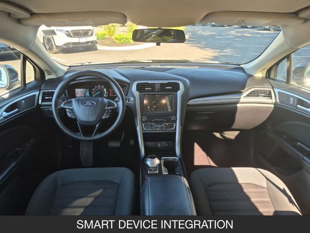 Used 2018 Ford Fusion SE w/ Fusion SE Technology Package FWD image 19